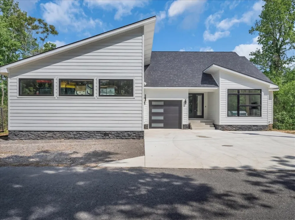 8350 Old Mill Hill Rd Dowelltown, TN 37059