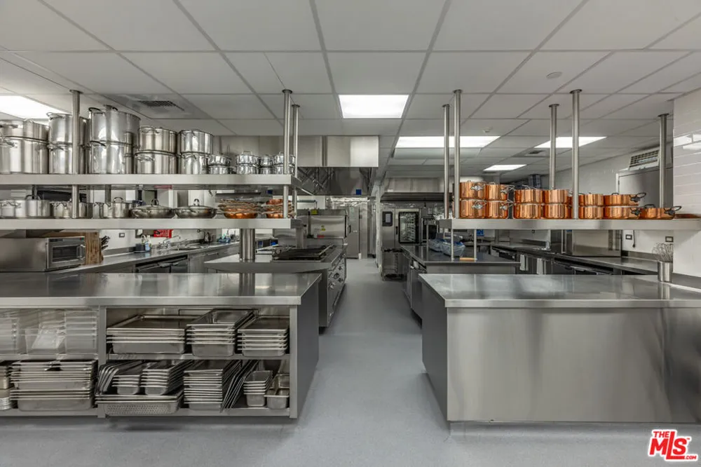 11201 Chalon Road Los Angeles, CA 90049