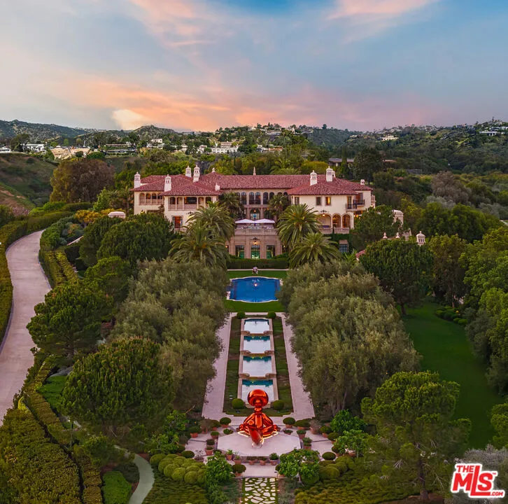 11201 Chalon Road Los Angeles, CA 90049