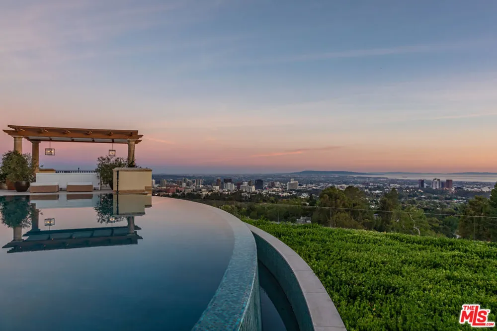 11201 Chalon Road Los Angeles, CA 90049