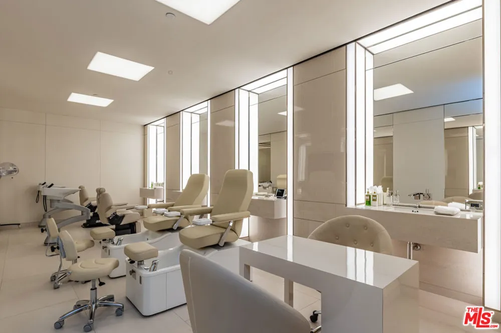 11201 Chalon Road Los Angeles, CA 90049