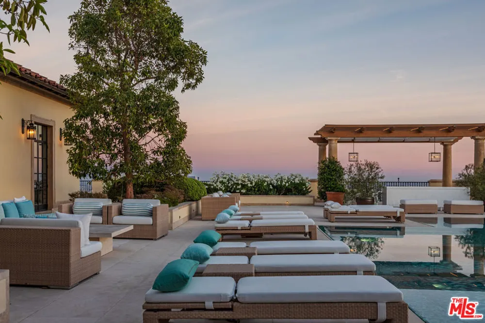 11201 Chalon Road Los Angeles, CA 90049
