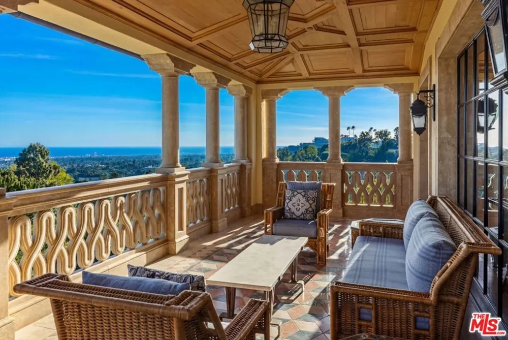 11201 Chalon Road Los Angeles, CA 90049
