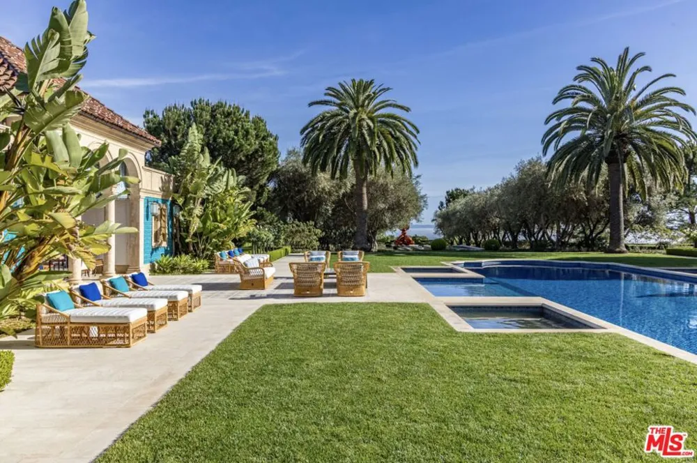 11201 Chalon Road Los Angeles, CA 90049