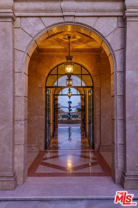 11201 Chalon Road Los Angeles, CA 90049
