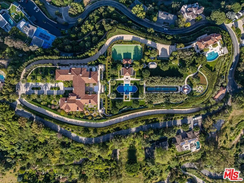 11201 Chalon Road Los Angeles, CA 90049