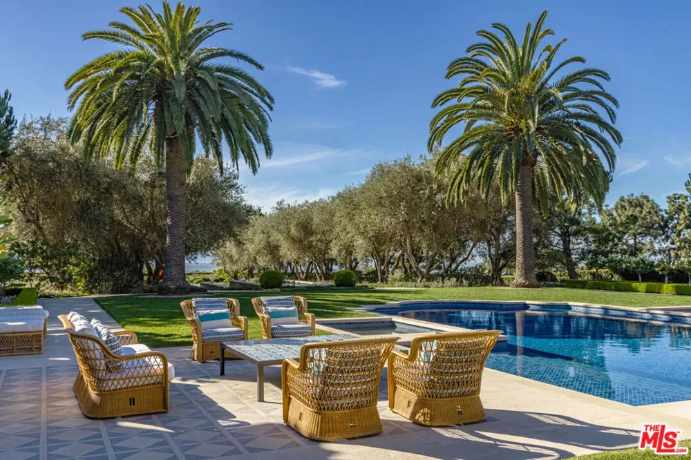 11201 Chalon Road Los Angeles, CA 90049