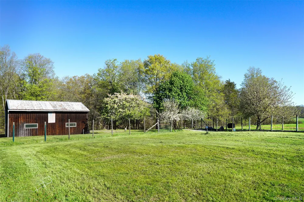 2005 Old Kings Highway Saugerties, NY 12477