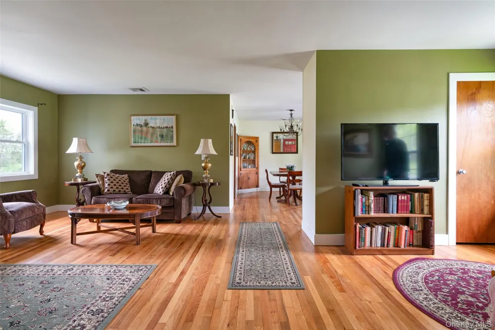 2005 Old Kings Highway Saugerties, NY 12477