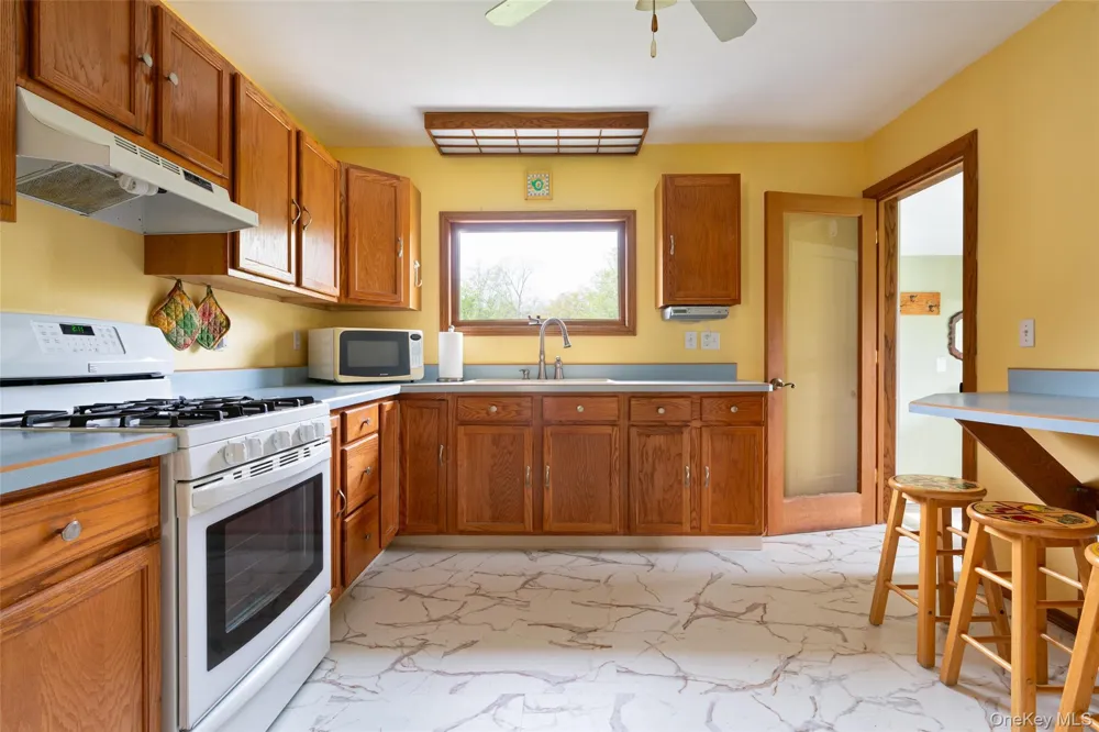 2005 Old Kings Highway Saugerties, NY 12477