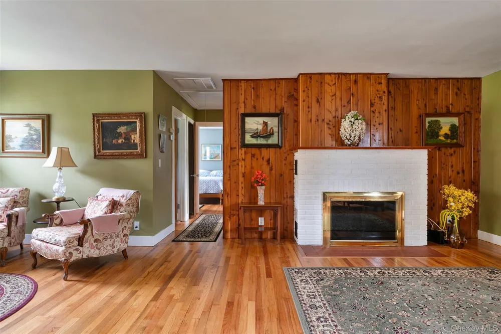 2005 Old Kings Highway Saugerties, NY 12477