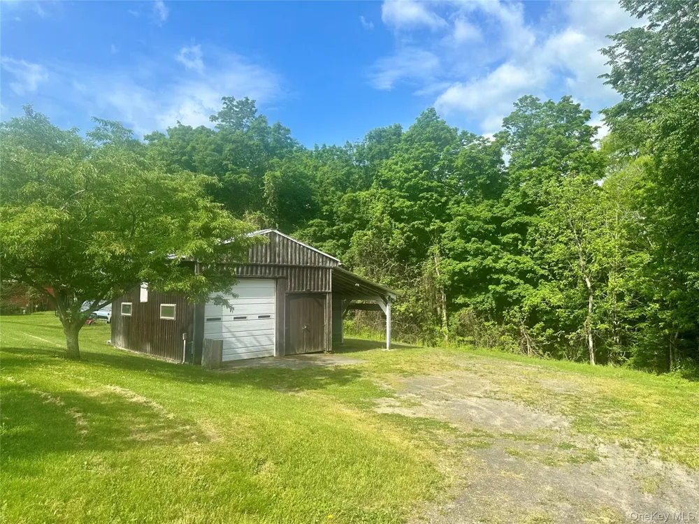 2005 Old Kings Highway Saugerties, NY 12477