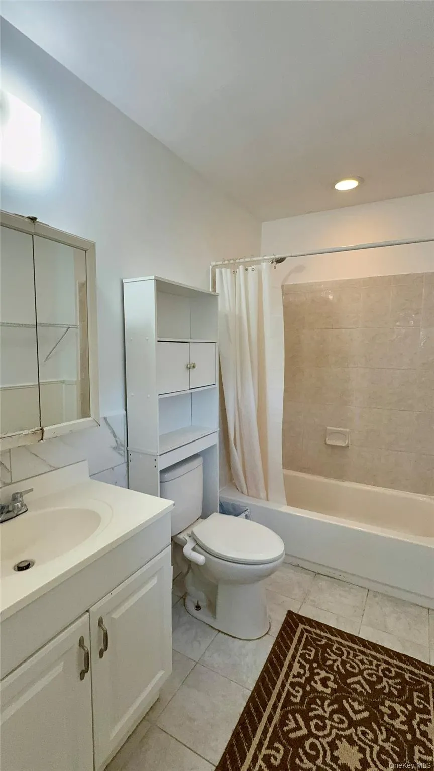 29 Sheridan Drive Shirley, NY 11967