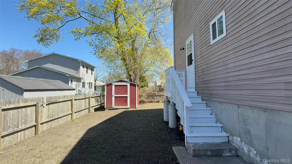 29 Sheridan Drive Shirley, NY 11967