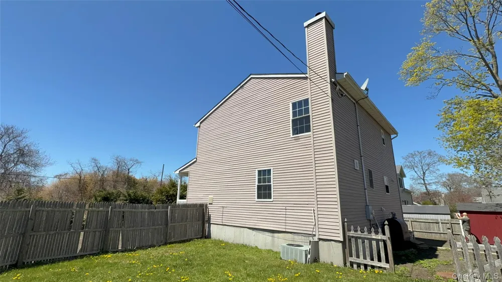 29 Sheridan Drive Shirley, NY 11967