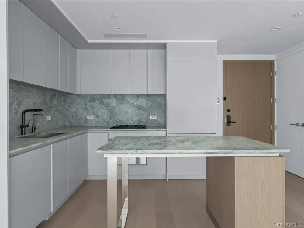 250 E 25th Street #9B New York (Manhattan), NY 10010