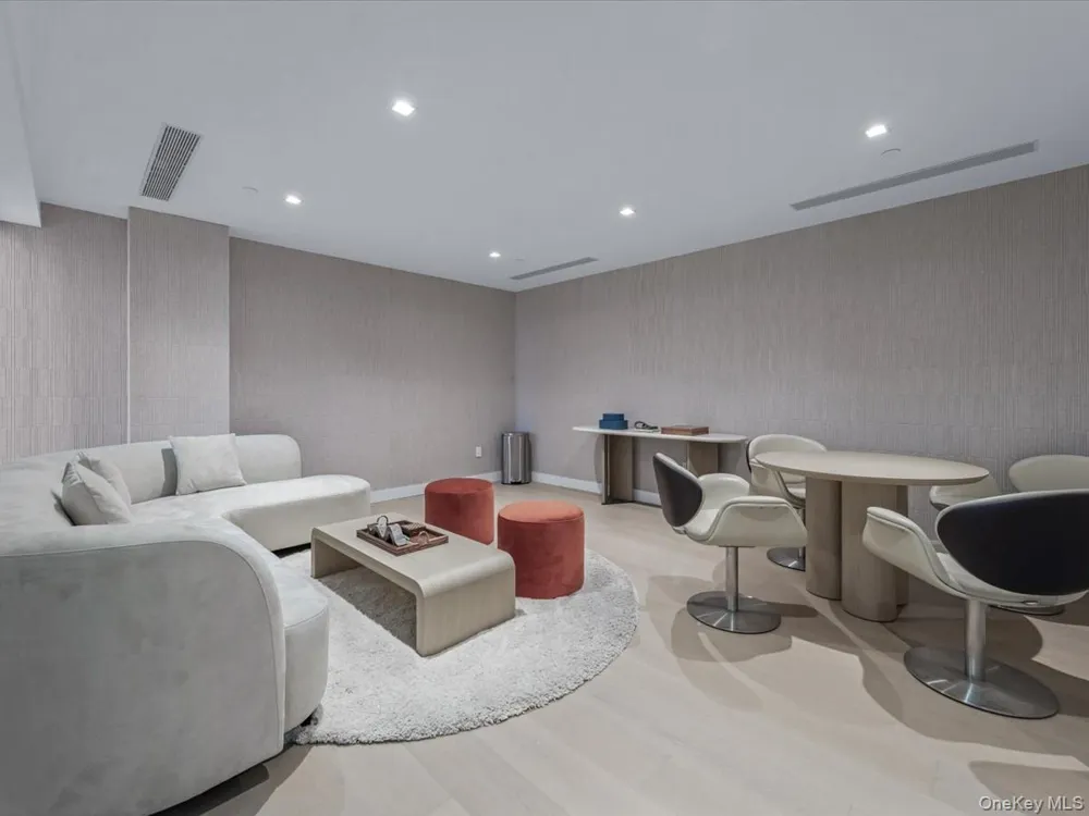 250 E 25th Street #9B New York (Manhattan), NY 10010