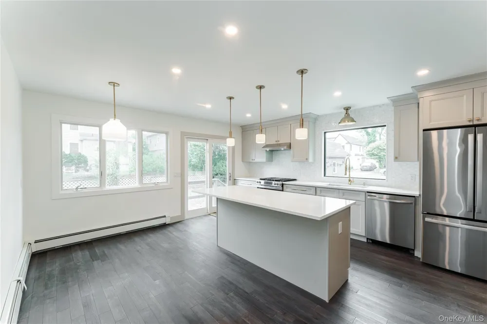 21 Mackey Avenue Port Washington, NY 11050