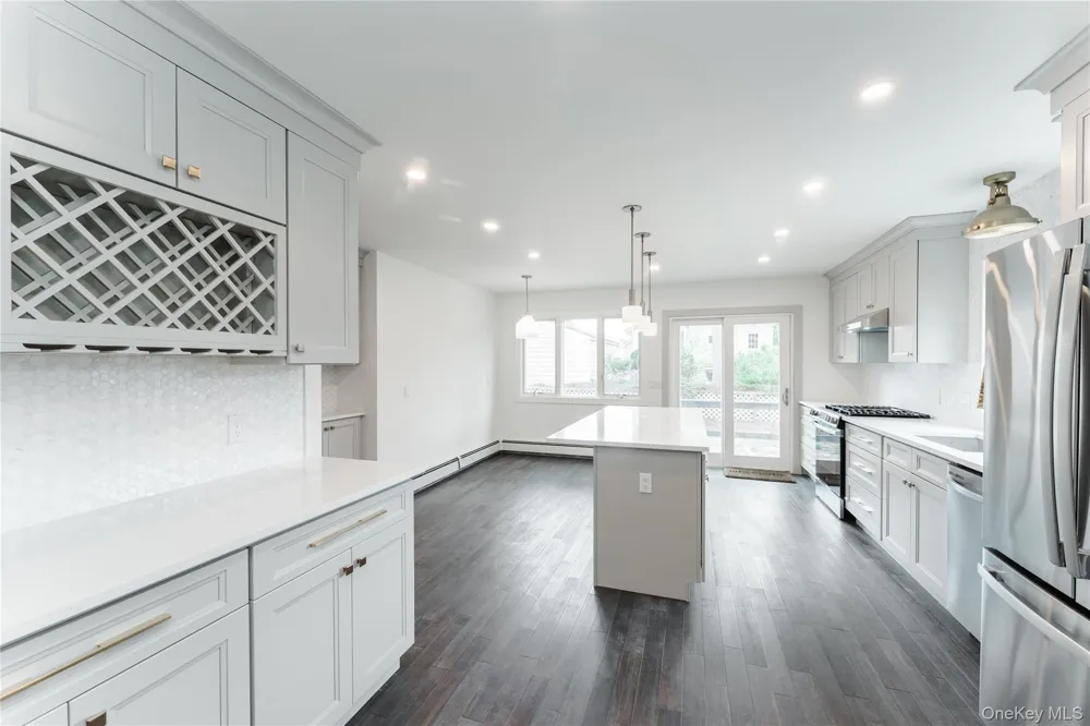 21 Mackey Avenue Port Washington, NY 11050