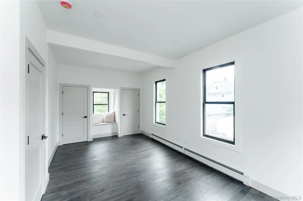 21 Mackey Avenue Port Washington, NY 11050