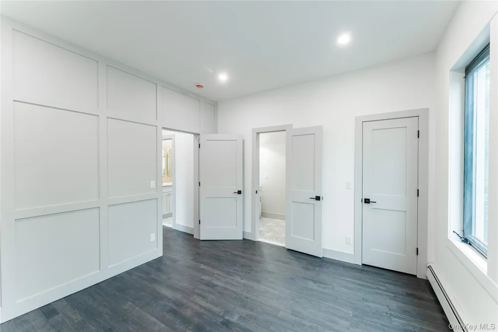 21 Mackey Avenue Port Washington, NY 11050