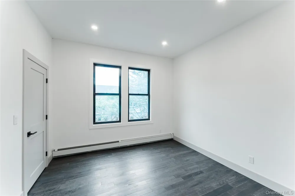 21 Mackey Avenue Port Washington, NY 11050