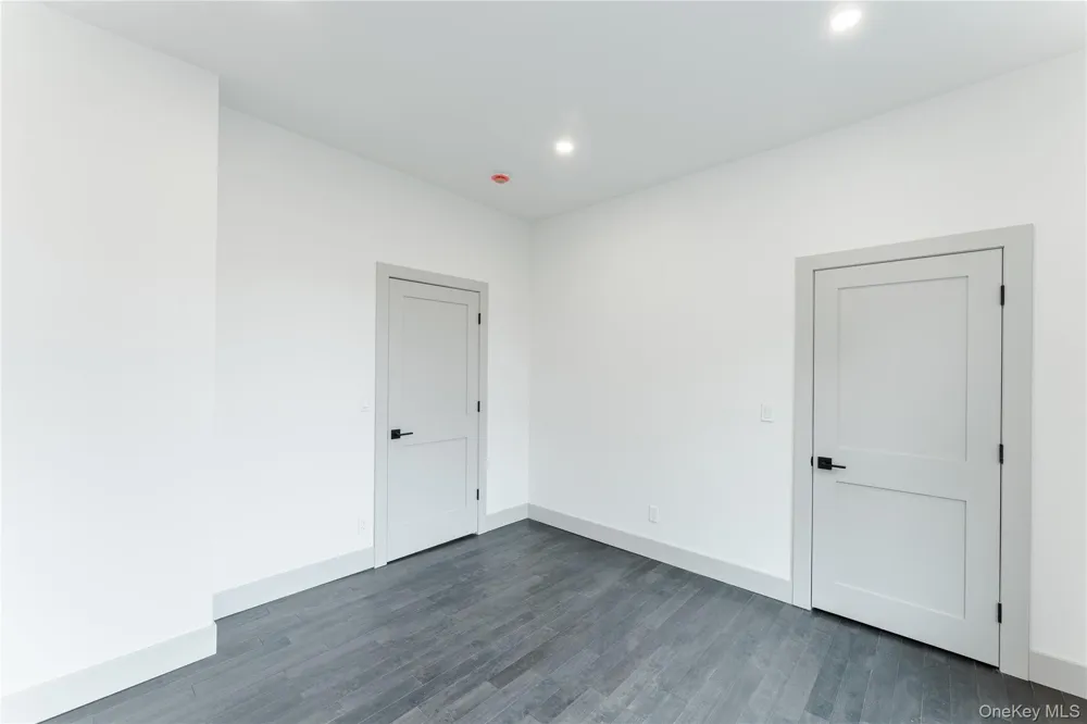 21 Mackey Avenue Port Washington, NY 11050