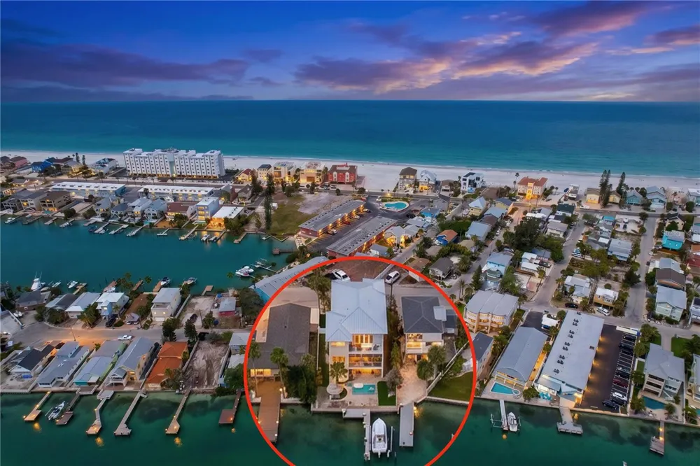 306 BAY PLZ Treasure Island, FL 33706