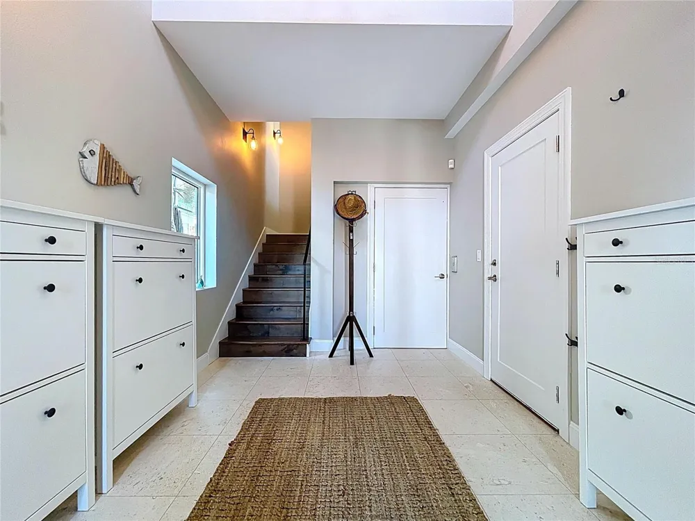 306 BAY PLZ Treasure Island, FL 33706
