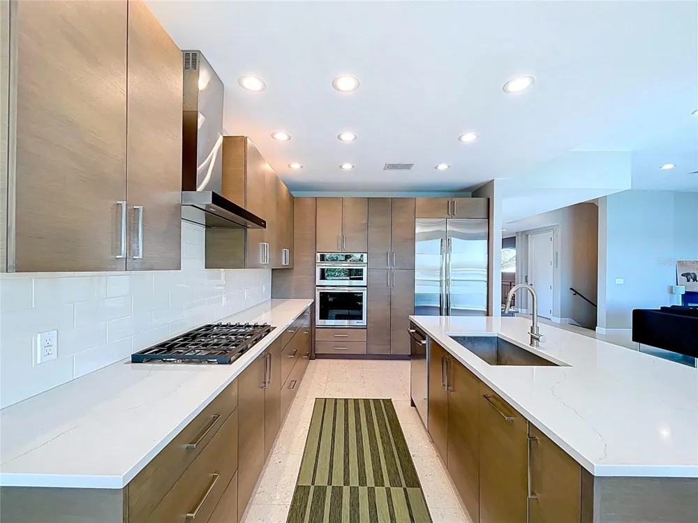 306 BAY PLZ Treasure Island, FL 33706