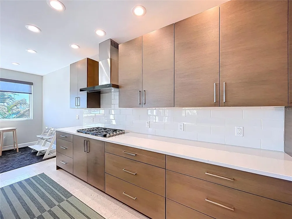 306 BAY PLZ Treasure Island, FL 33706