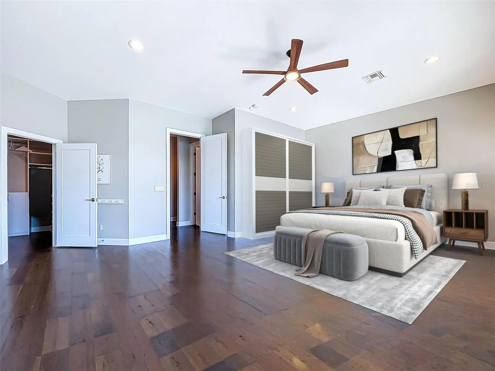 306 BAY PLZ Treasure Island, FL 33706