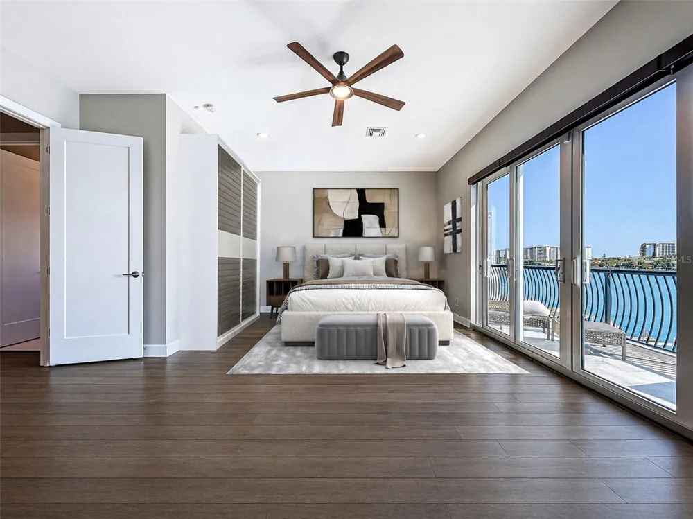306 BAY PLZ Treasure Island, FL 33706