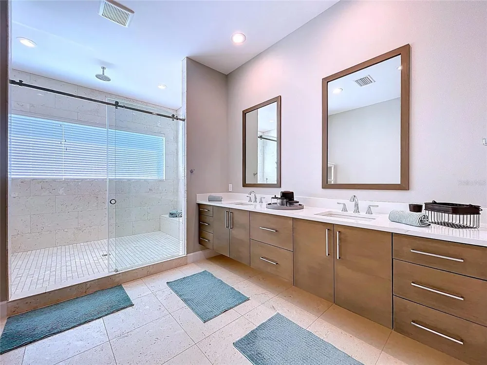 306 BAY PLZ Treasure Island, FL 33706