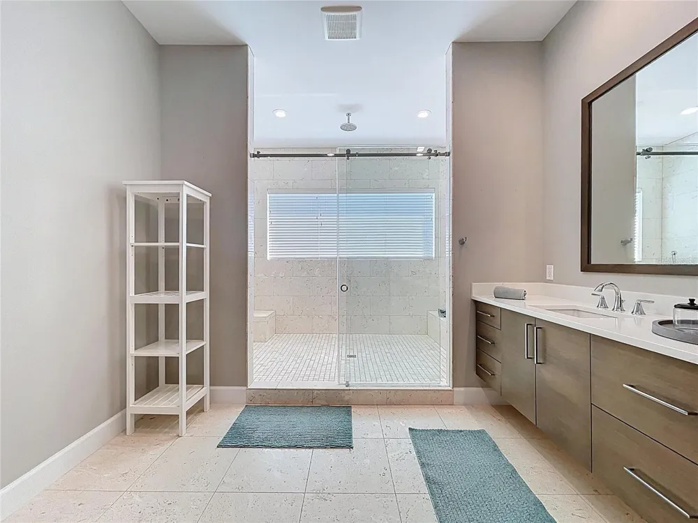 306 BAY PLZ Treasure Island, FL 33706