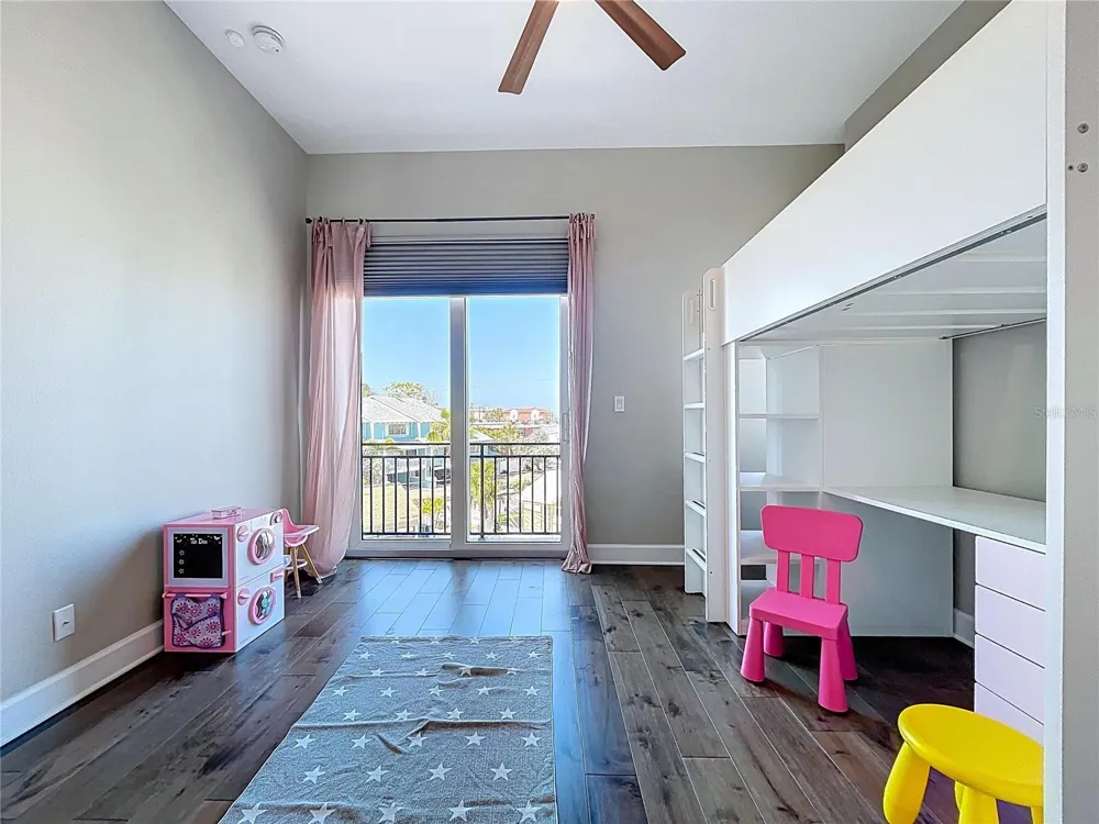 306 BAY PLZ Treasure Island, FL 33706