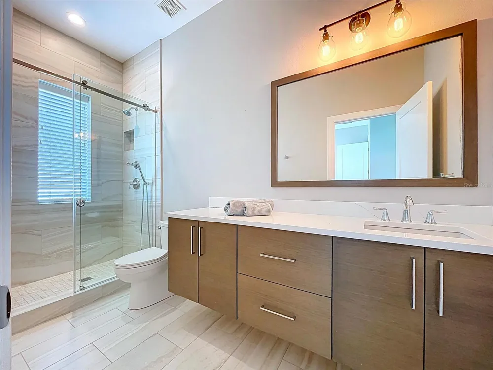 306 BAY PLZ Treasure Island, FL 33706
