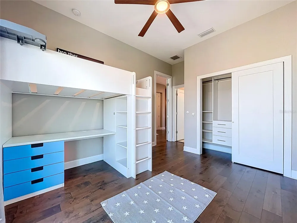 306 BAY PLZ Treasure Island, FL 33706