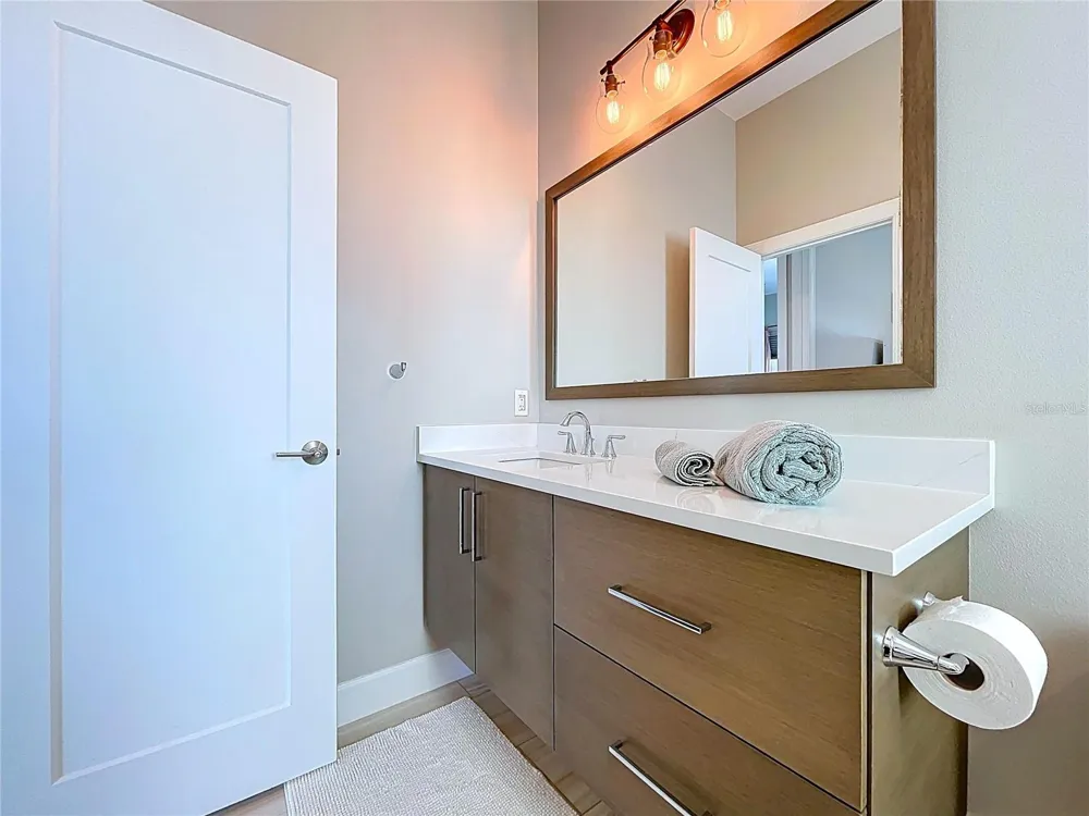 306 BAY PLZ Treasure Island, FL 33706