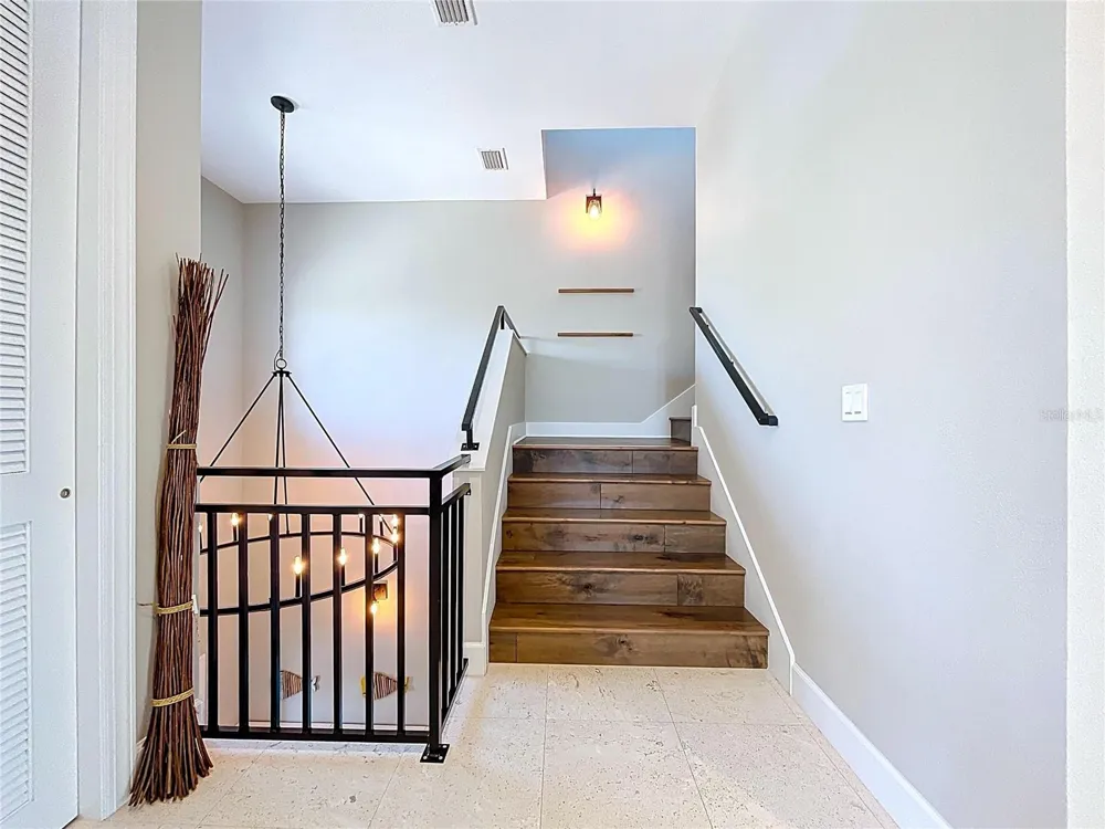 306 BAY PLZ Treasure Island, FL 33706