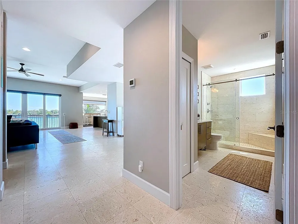 306 BAY PLZ Treasure Island, FL 33706