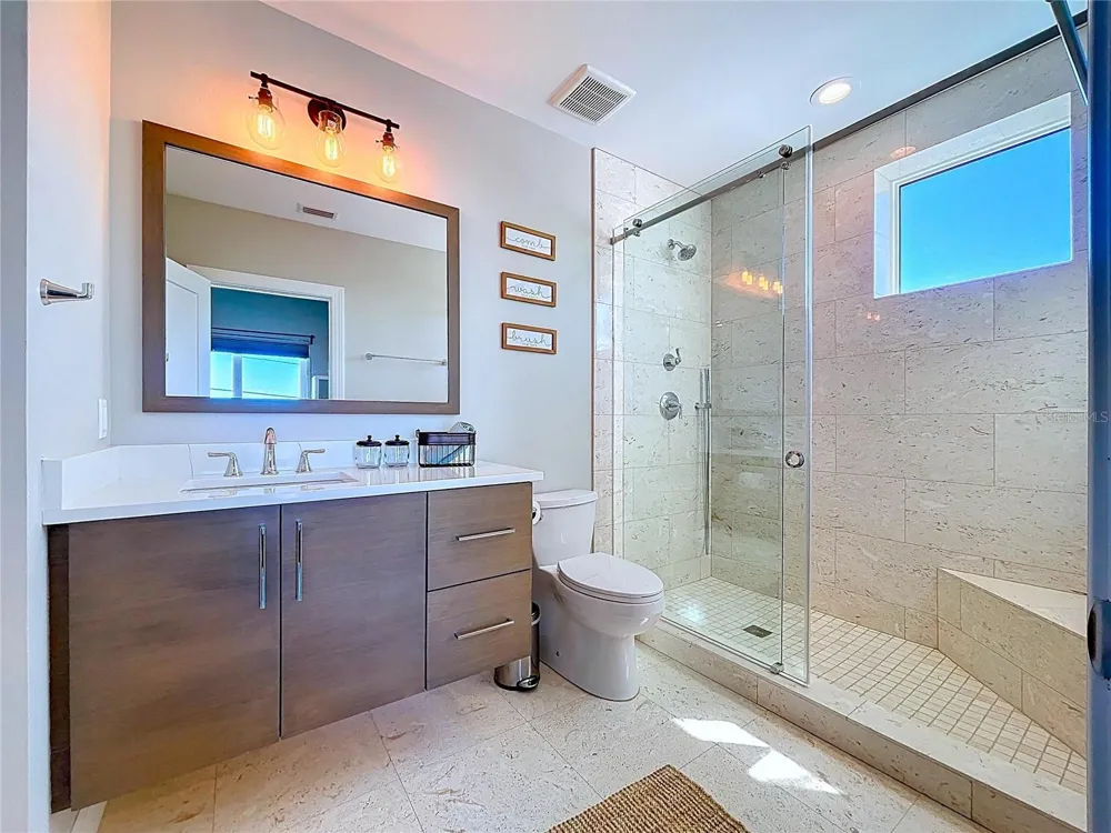 306 BAY PLZ Treasure Island, FL 33706