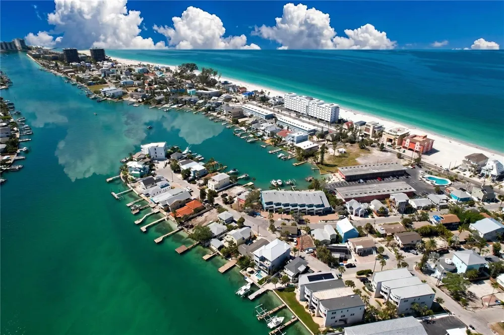 306 BAY PLZ Treasure Island, FL 33706
