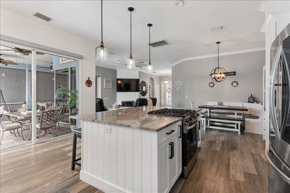 4748 COMPASS DRIVE Bradenton, FL 34208