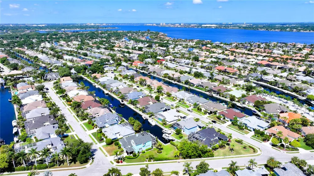 4748 COMPASS DRIVE Bradenton, FL 34208