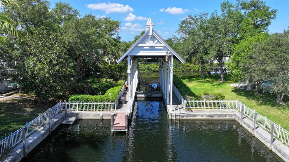 4748 COMPASS DRIVE Bradenton, FL 34208