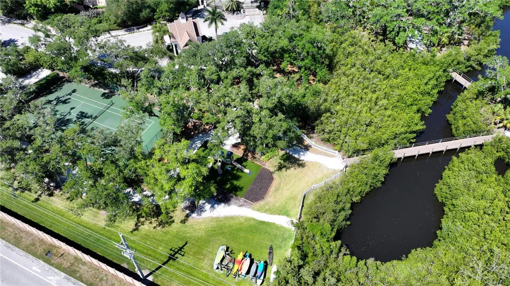 4748 COMPASS DRIVE Bradenton, FL 34208