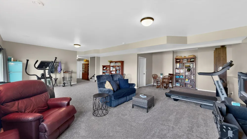 105 Hillwood Drive Lake City, MN 55041