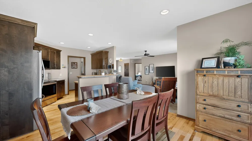 105 Hillwood Drive Lake City, MN 55041