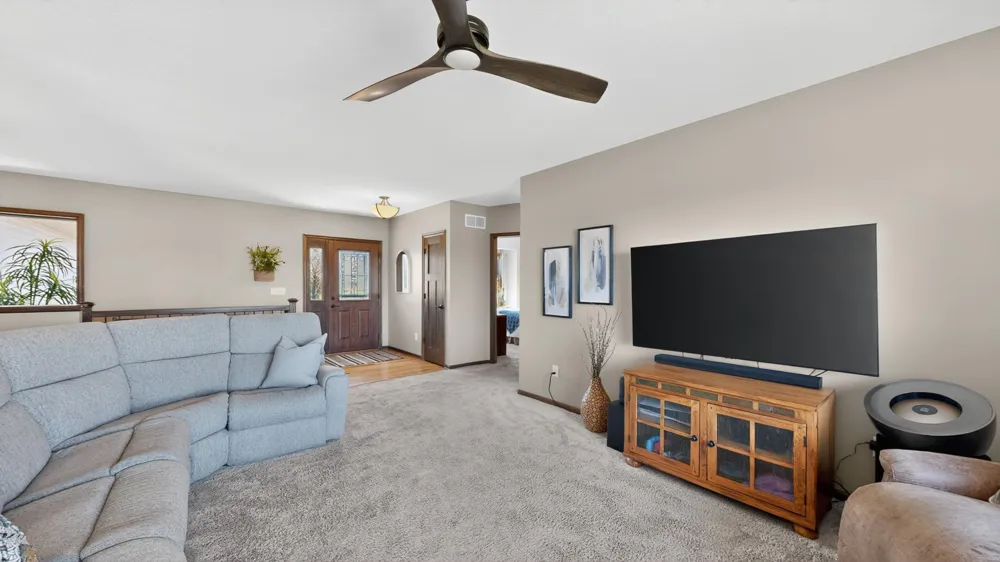 105 Hillwood Drive Lake City, MN 55041